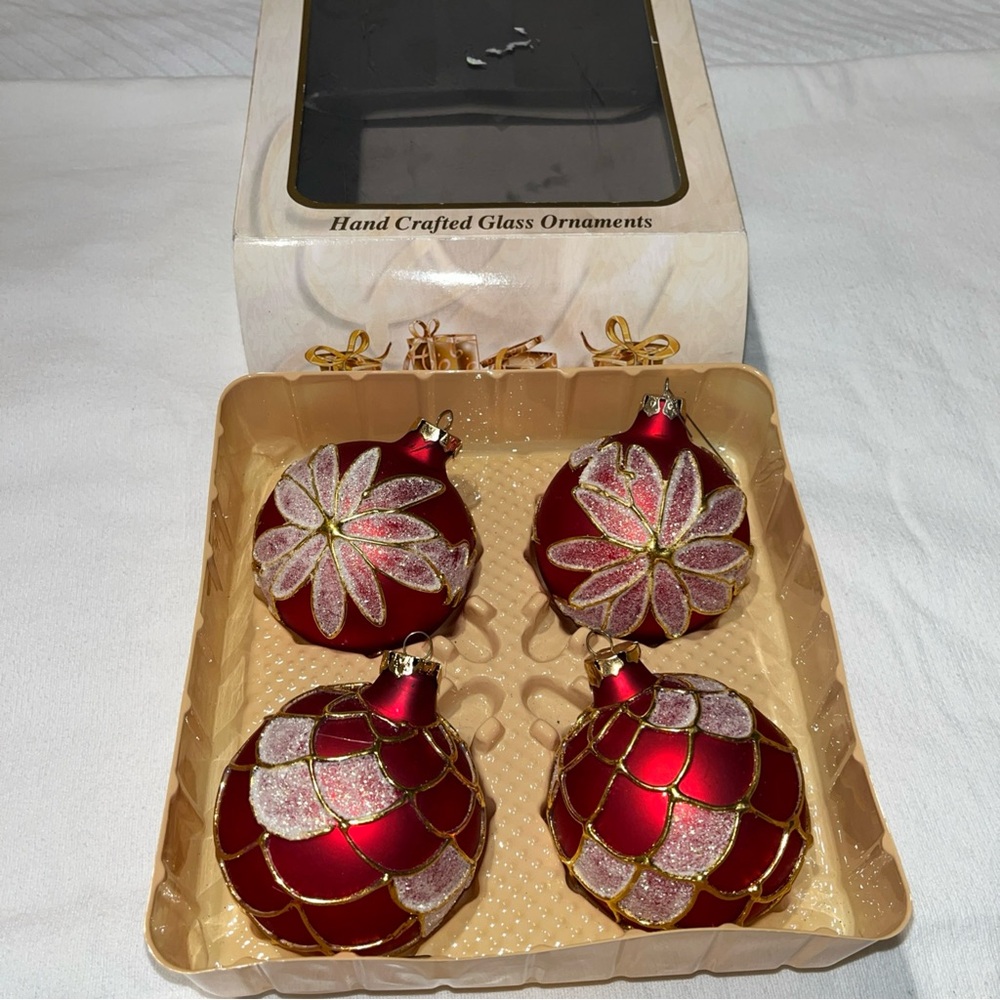 Vintage Red & sparkling Holiday Ornaments Set - Picture 2 of 15